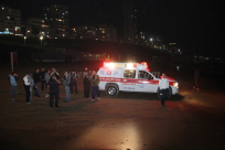  بالفيديو: طواقم الانقاذ والغواصين في حملة للبحث عن جثة طفل غريق جنوب مدينة يافا